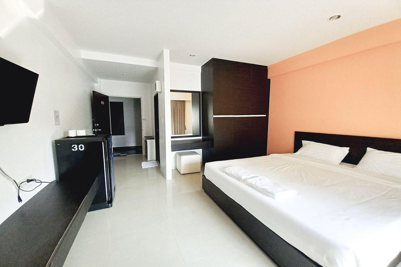 Ruan Plaisoi Apartment Bangkok Luaran gambar
