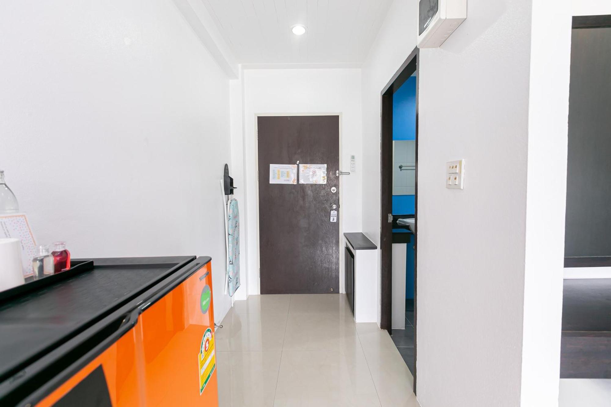 Ruan Plaisoi Apartment Bangkok Luaran gambar