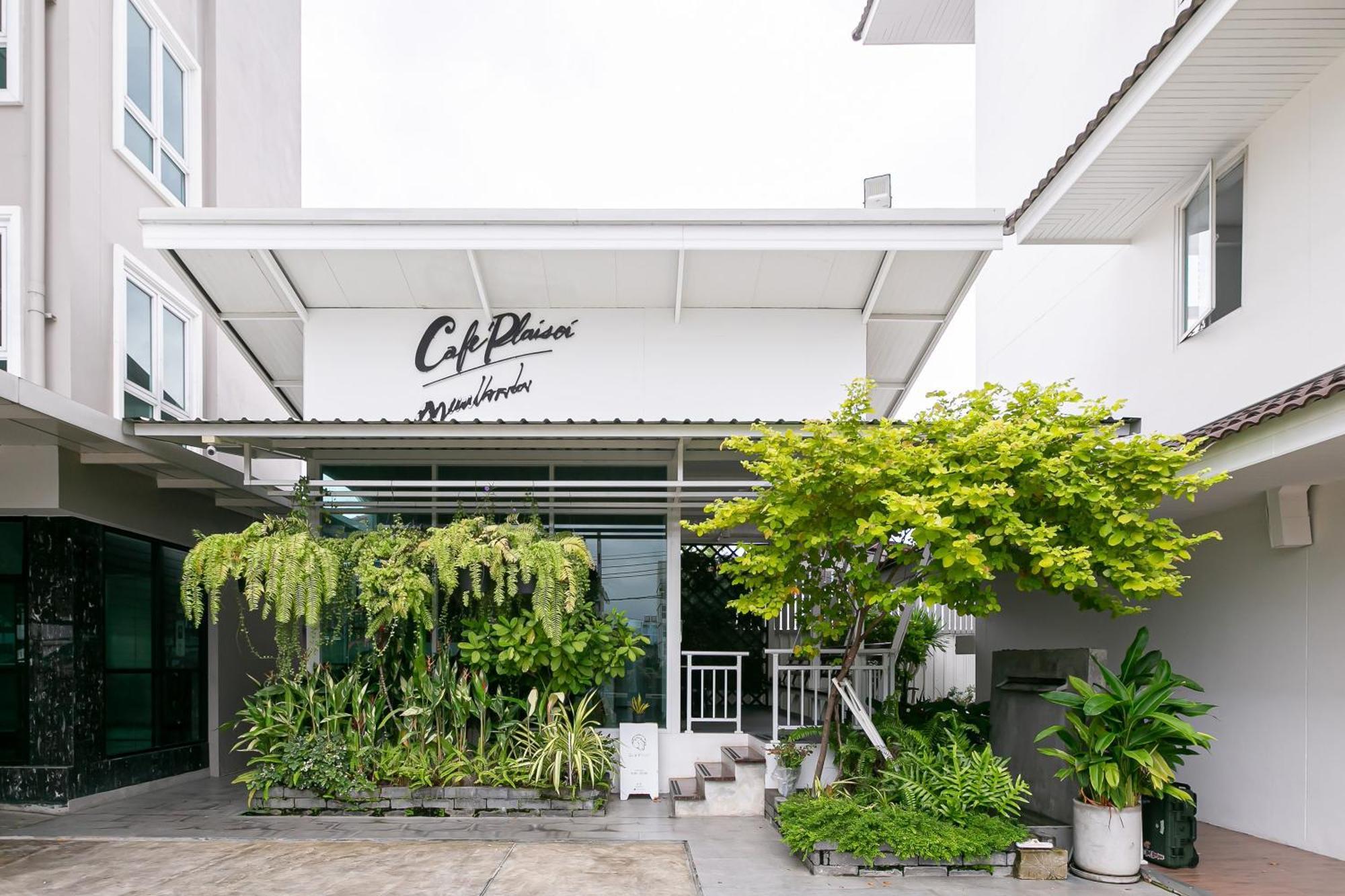 Ruan Plaisoi Apartment Bangkok Luaran gambar
