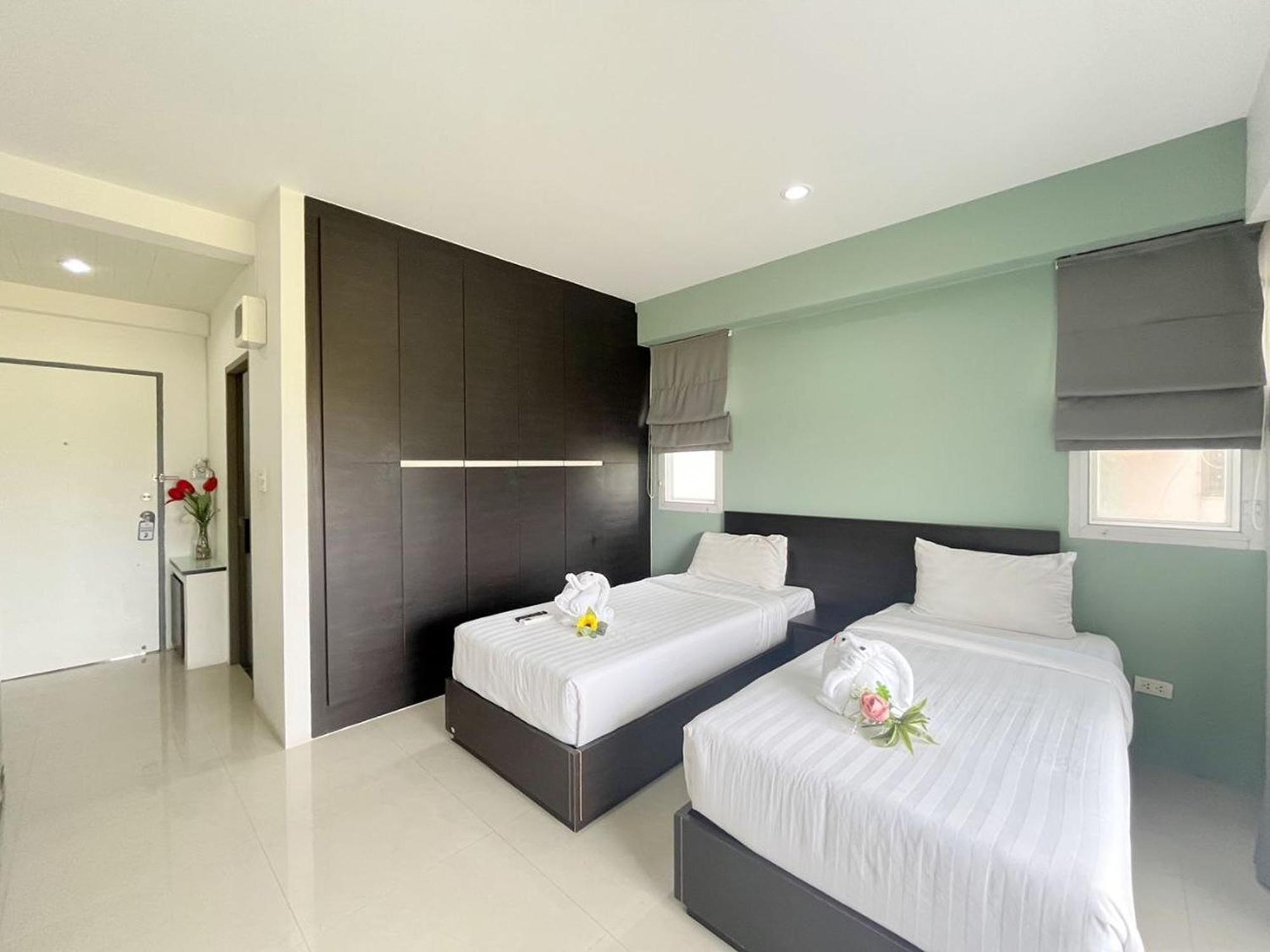 Ruan Plaisoi Apartment Bangkok Luaran gambar